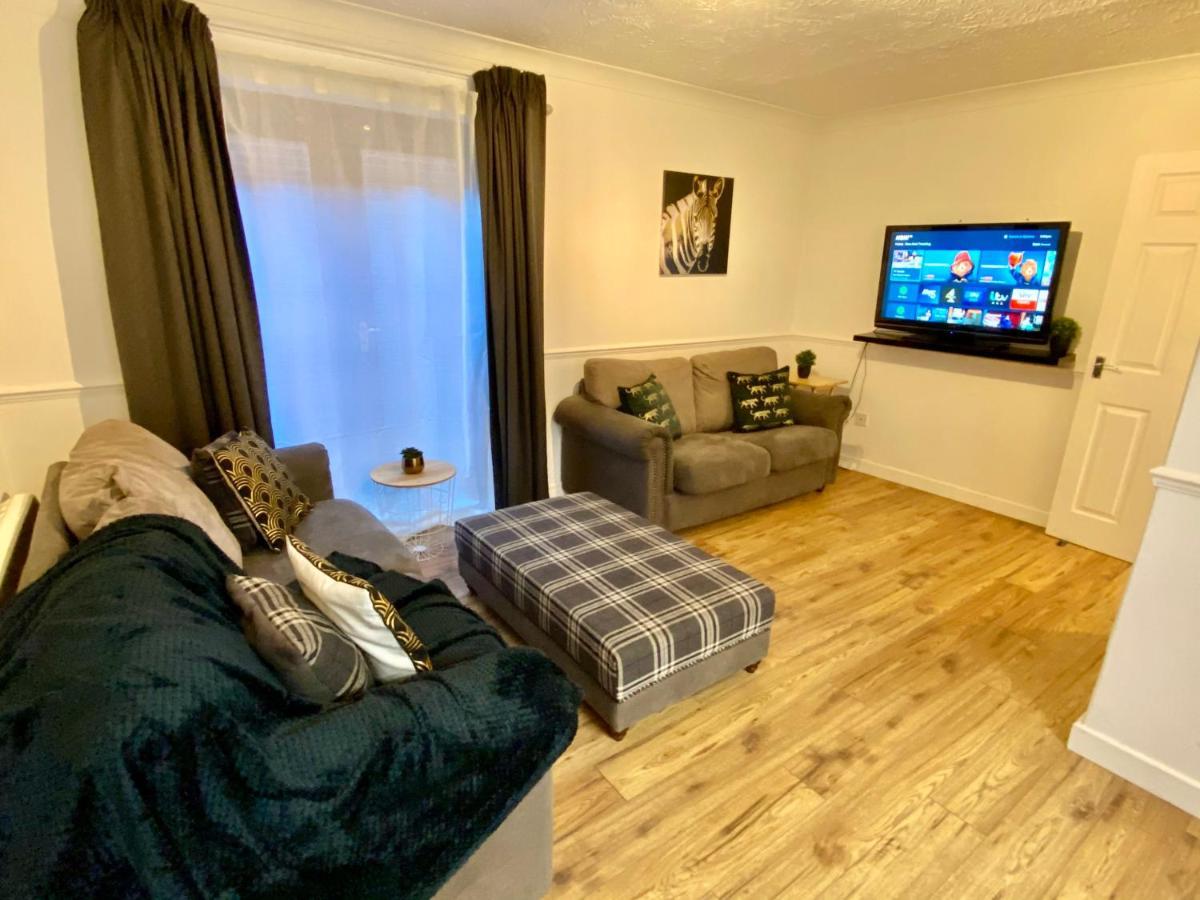 Easyrest Spalding - 4 Beds & Free Parking - Central & Modern Open Plan Apartment - Convenient Location מראה חיצוני תמונה
